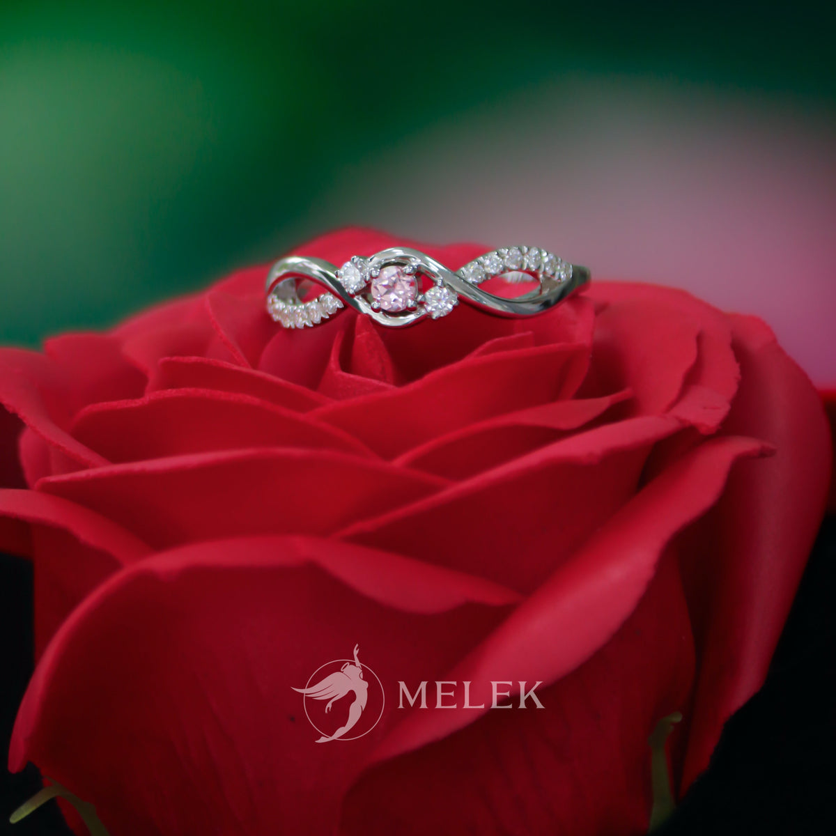 Anillo infinito con Zafiro rosa cultivado