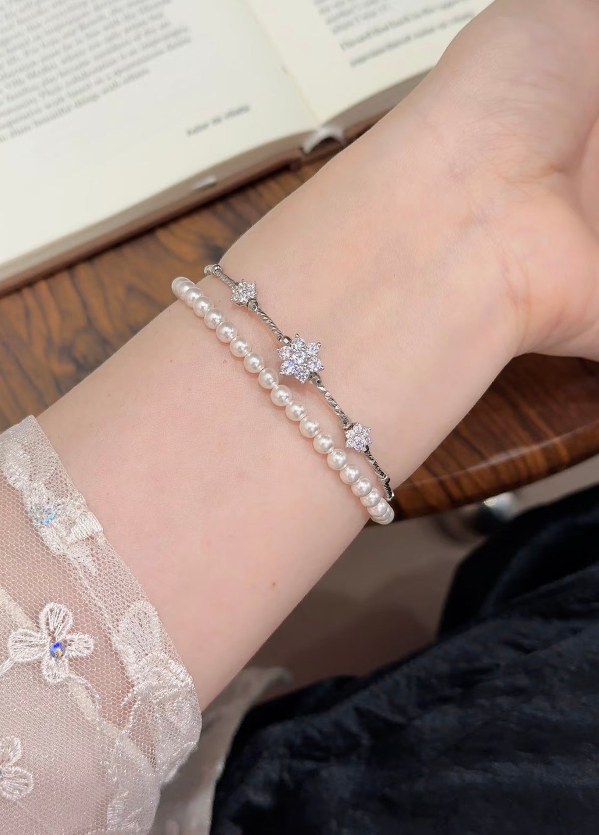 Brazalete con flores