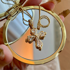 Collar de Cruz de Cristales