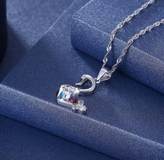 Collar cisne con cubo tornasol