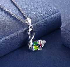 Collar cisne con cubo tornasol