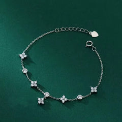 Pulsera de trebol y cristales