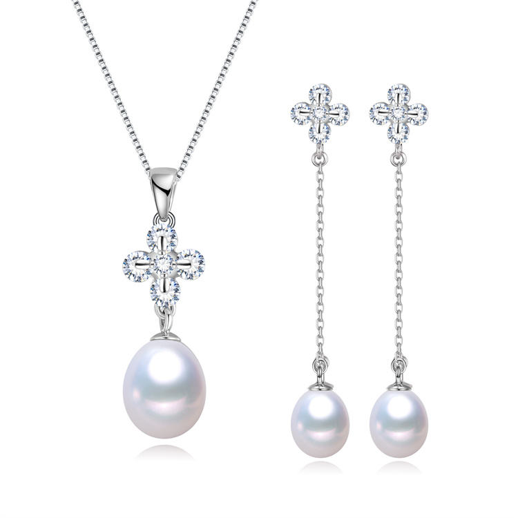 Set de Perlas con colgantes de trébol