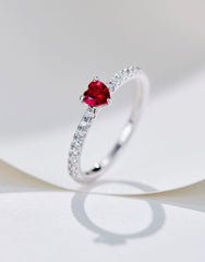 Anillo Corazón color Rubí