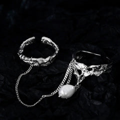 Double ring with pearl 