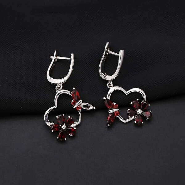 Aretes de Corazón y flor con granate
