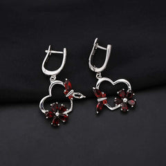 Aretes de Corazón y flor con granate