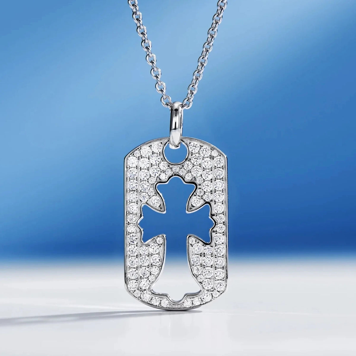 Collar de Silueta de Cruz