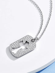 Collar de Silueta de Cruz