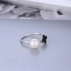 Set de Perlas trébol negro: Collar, Aretes y Anillo