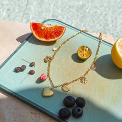 Collar charms de Flores con relicario/locket