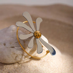 Earcuff de margarita - un lado