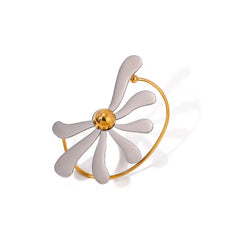 Earcuff de margarita - un lado