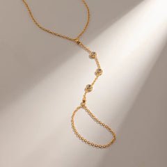 Pulsera con anillo de 3 cristales transparentes