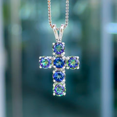 Set de Cruz y Aretes de Cuarzo Místico